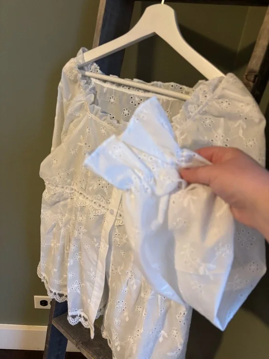 Eyelet and Lace Blouse - Picture 6 of 9